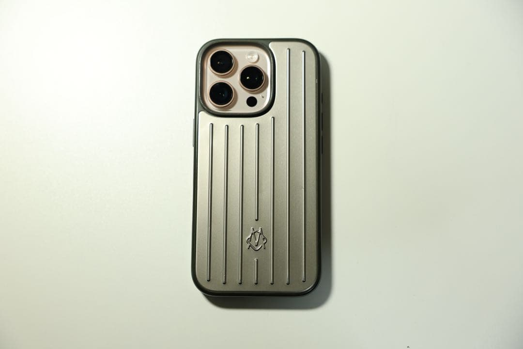 【希少品】RIMOWA iPhone16pro チタニウムケース