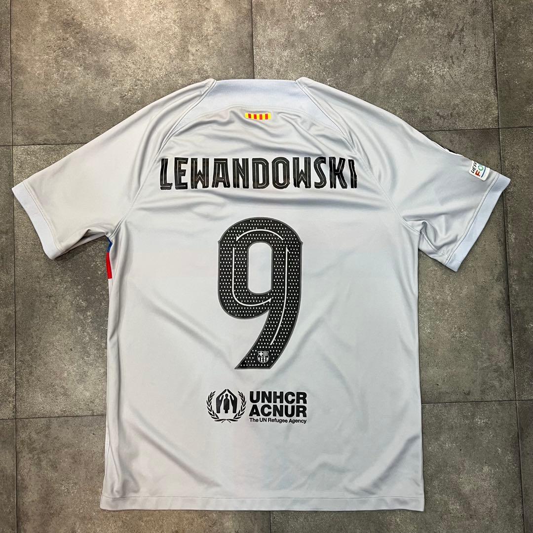 ナイキ バルセロナ レヴァンドフスキ ユニフォーム 22/23 UNHCRロゴ