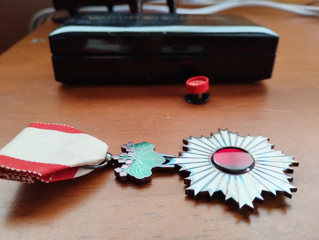 勲五等双光旭日章 勲章　ケース付き