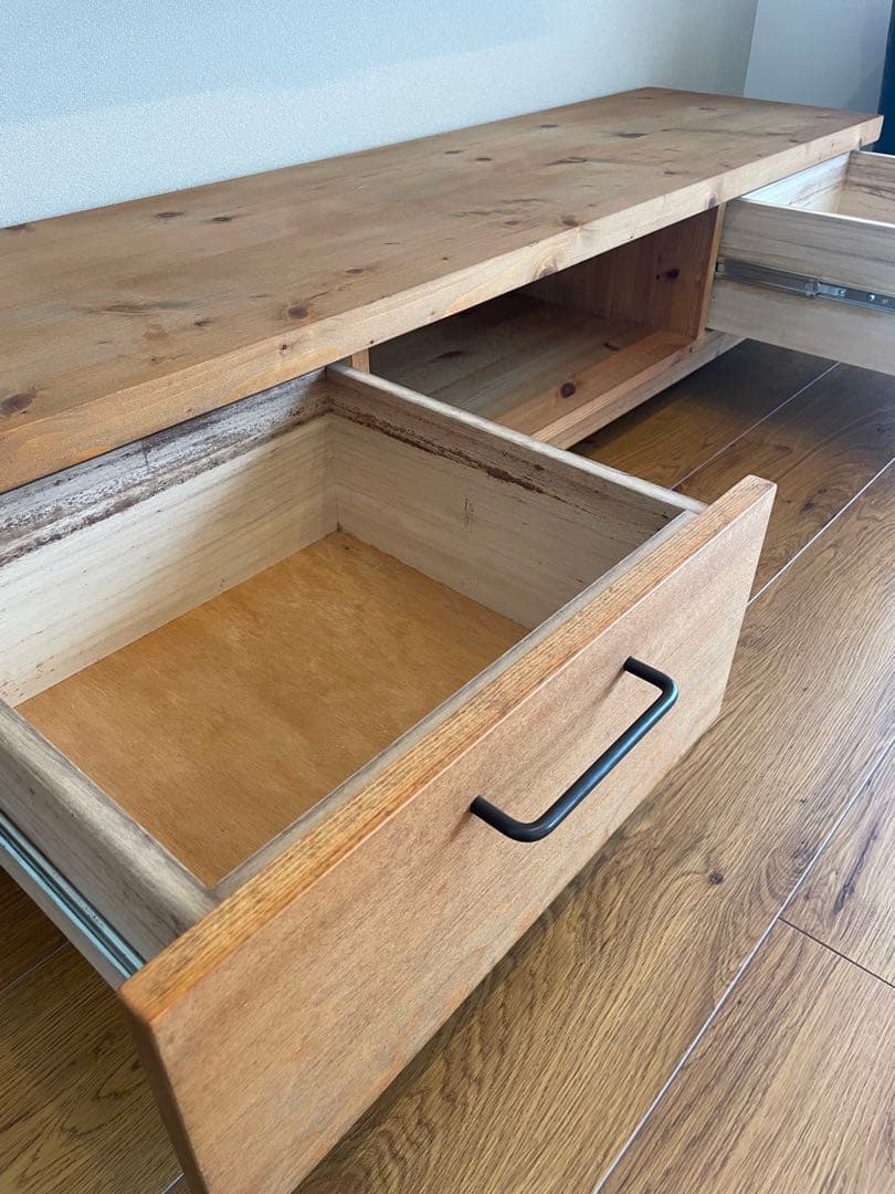 無垢パイン材　テレビボード