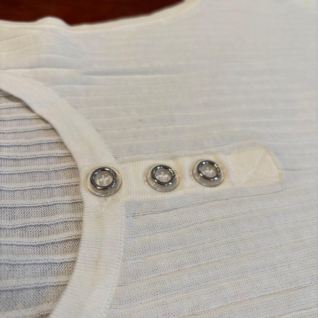 CHANEL タンクトップ 42 ボタン　ホワイト　新品　ノースリーブ