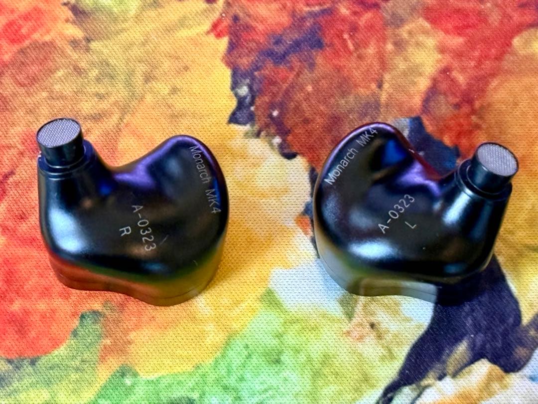 THIEAUDIO Monarch MKIV Kaleidoglow【中古美品】