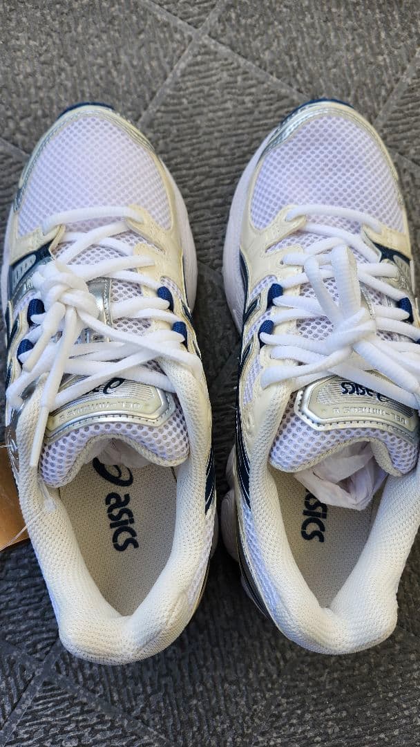 値下げ・ASICS アシックス　GEL-NIMBUS9 ホワイト 24.5㎝