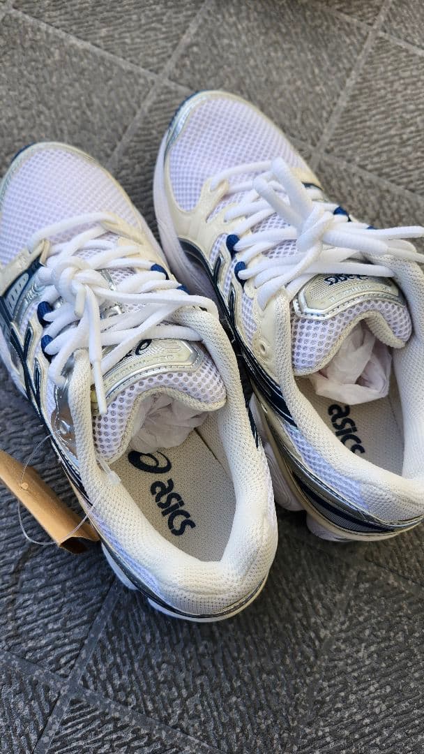 値下げ・ASICS アシックス　GEL-NIMBUS9 ホワイト 24.5㎝