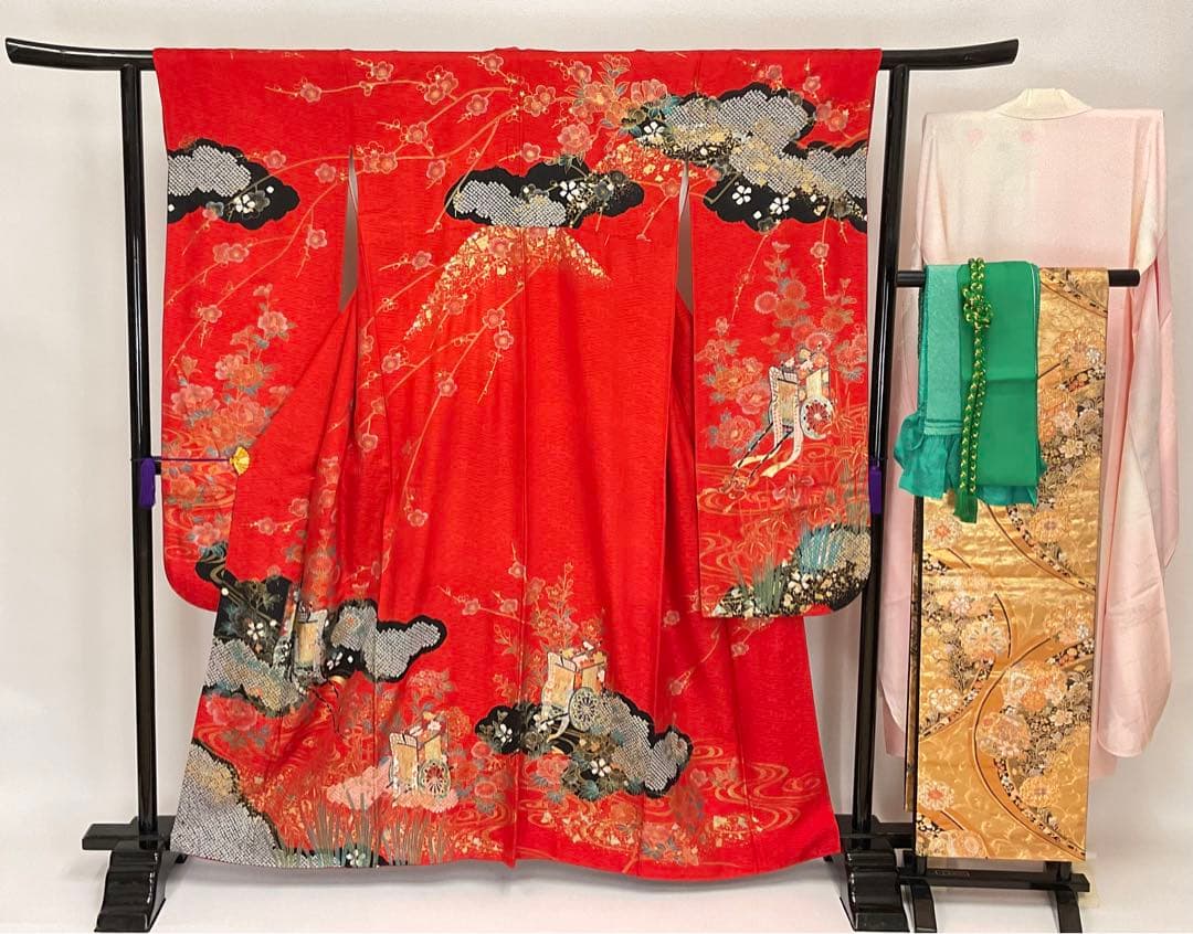 ヴィンテージ☆ママ振り朱赤紗綾形文様金彩御所車絞り模様振り袖フルセット