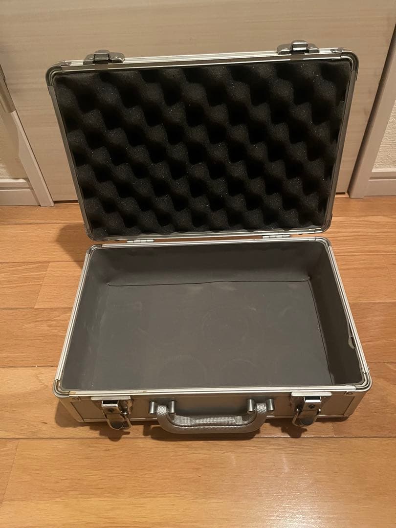 NIKE AIR JORDAN 1 2001年ジェラルミンケースのみ