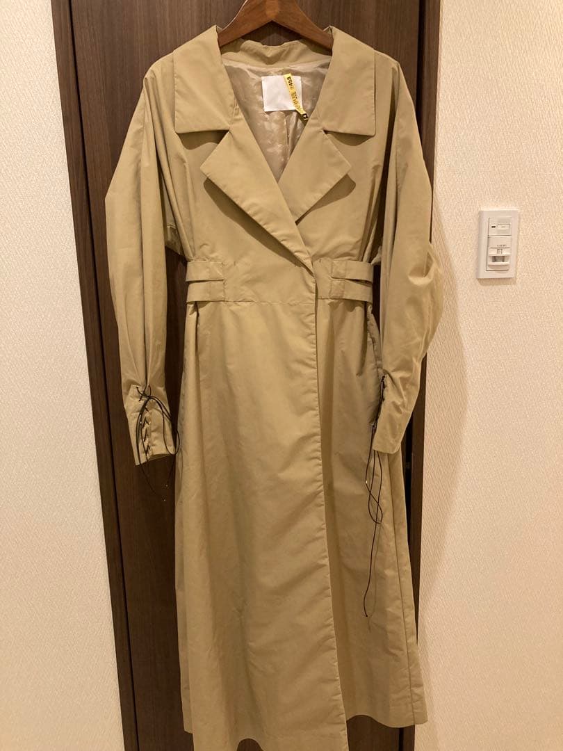 【Mame Kurogouchi】レースアップトレンチコート