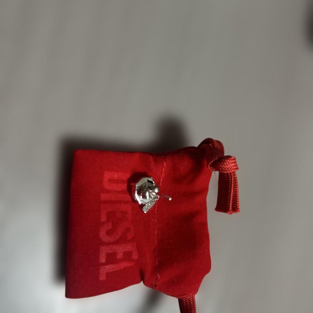 DIESEL クリスタル付き片耳用ピアス