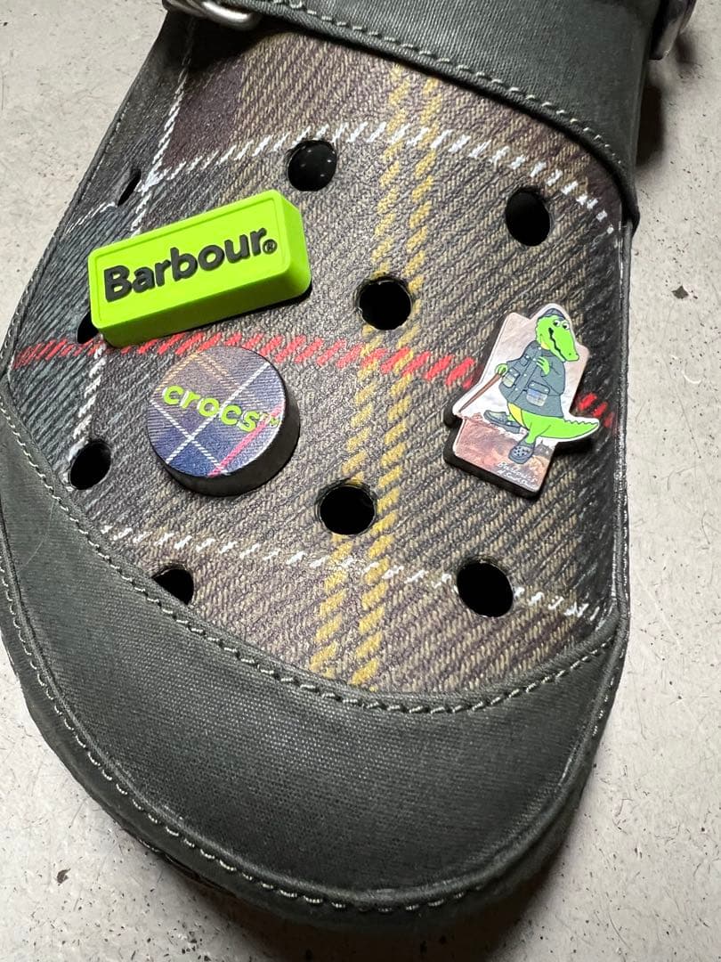 靴 Barbour x Crocs Classic Clog