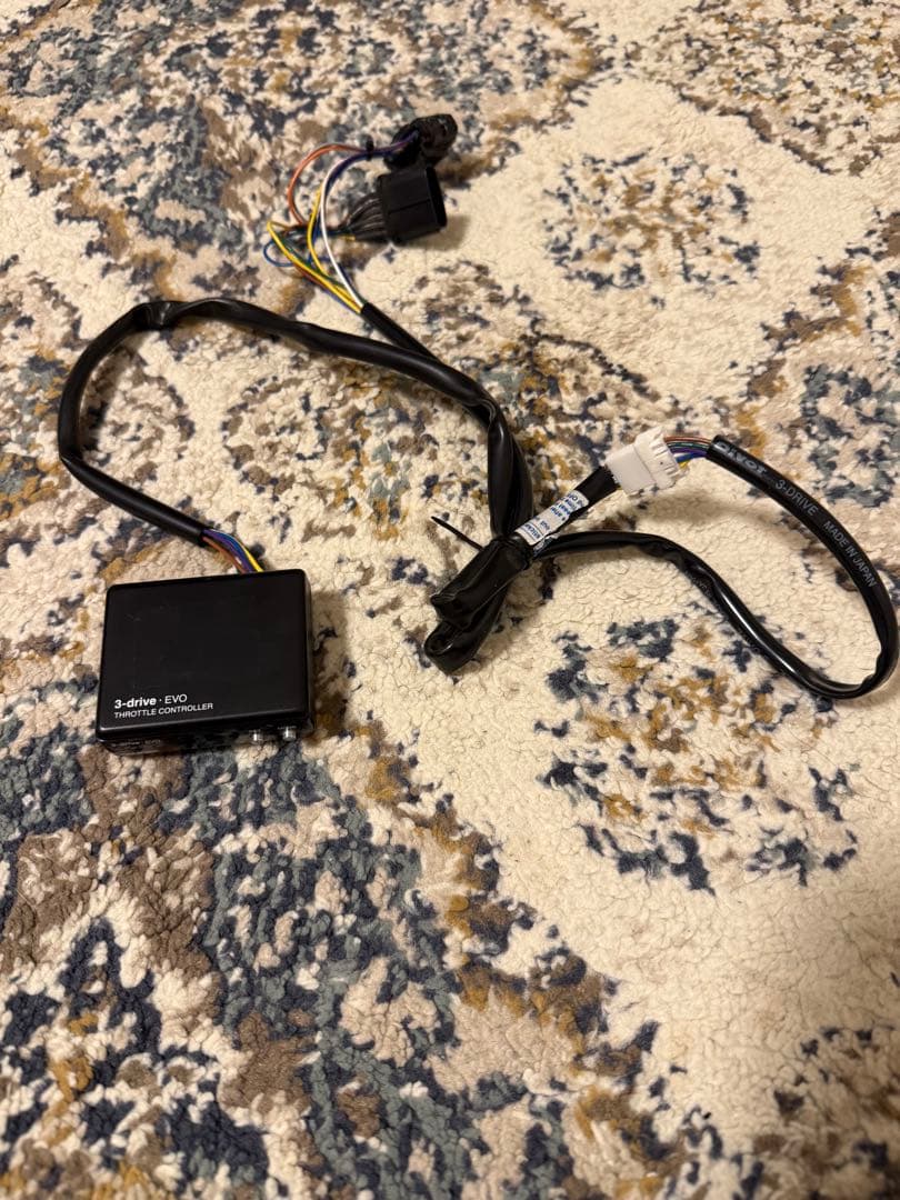 PIVOT スロットルコントローラ　ハイゼットカーゴs331v スロコン　訳あり