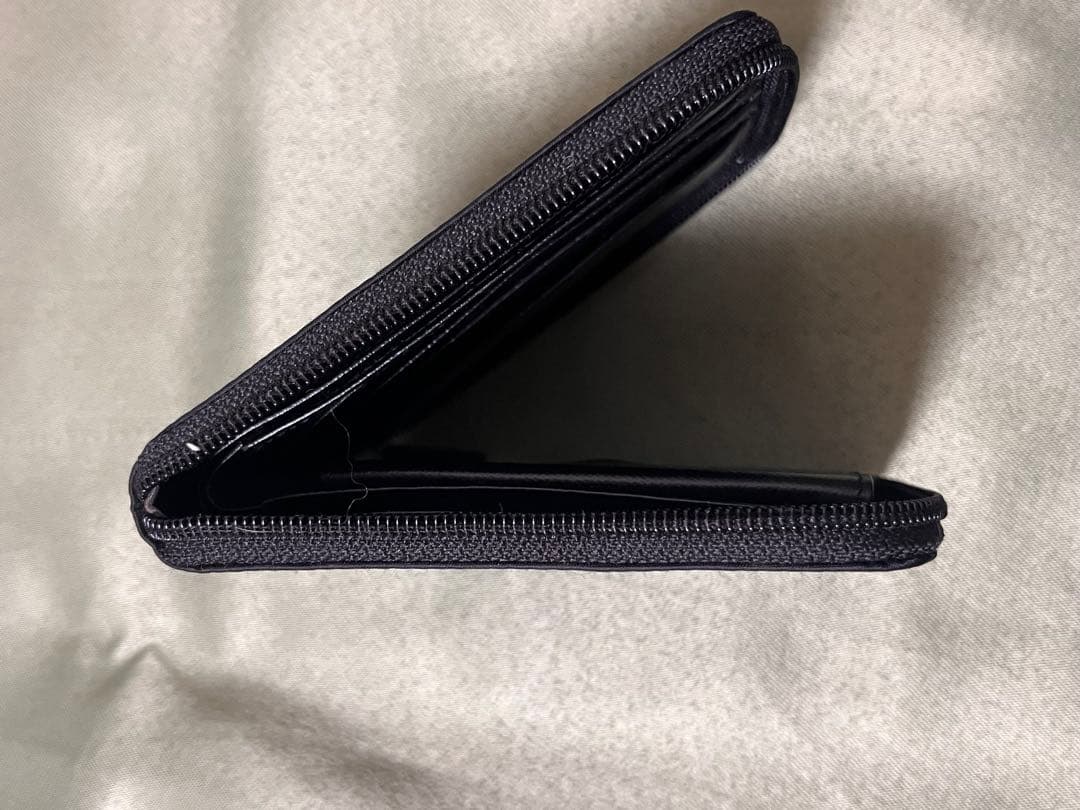 極美品プラダ 二つ折り財布 ナイロン テスート 三角ロゴ 黒 ラウンドファスナー