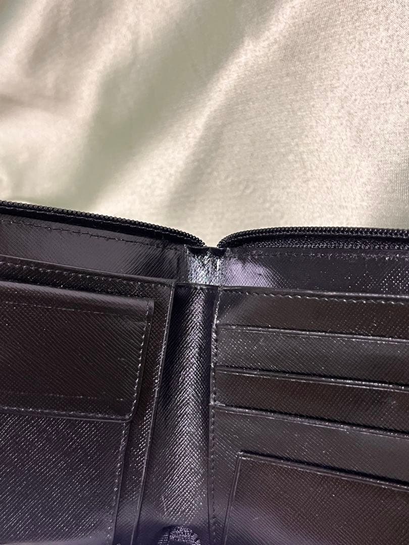 極美品プラダ 二つ折り財布 ナイロン テスート 三角ロゴ 黒 ラウンドファスナー