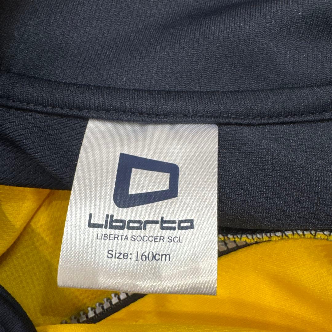リベルタ　160センチ　ジッパー付きジャージ上