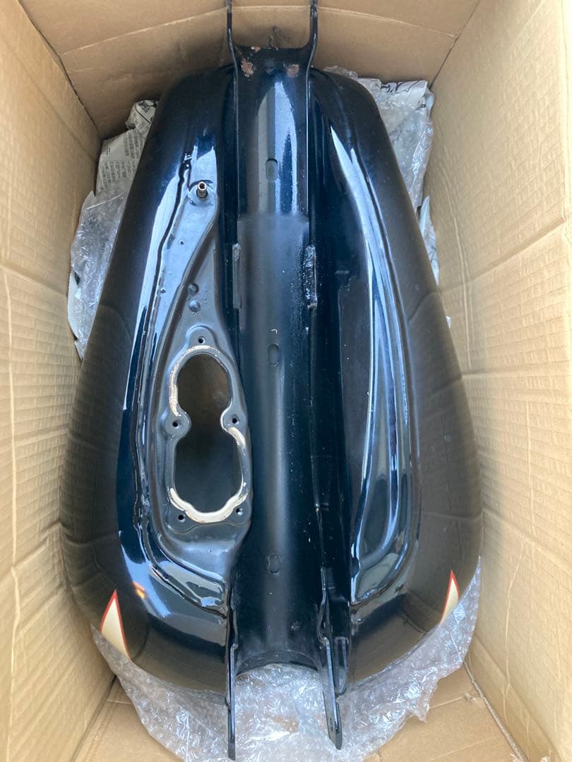 スポーツスター17Lタンク xl1200 883 4.5ガロン 凹み無し