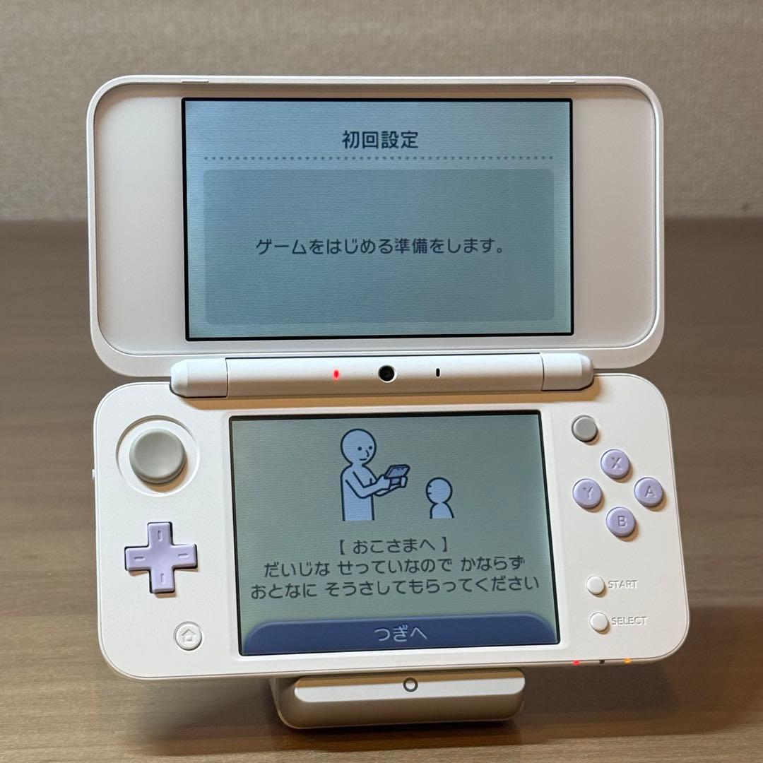 4-156【美品】Newニンテンドー2DS LL ホワイト×ラベンダー 箱付き