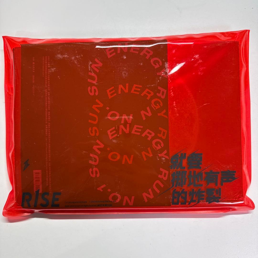 R1SE アルバム　周震南、刘也トレカ