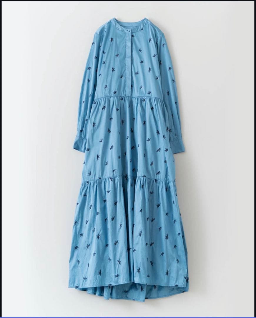 ヌキテパ　2024aw 刺繍入りロングドレス 青