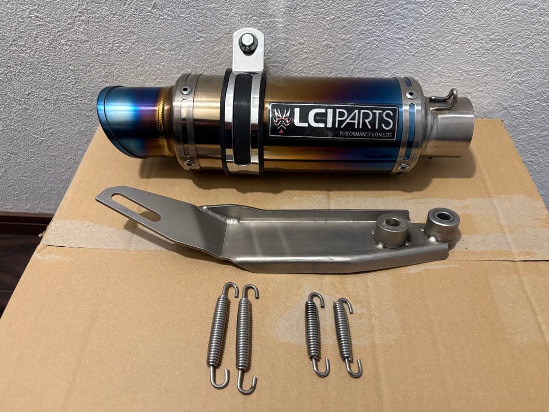 勝手にBlack Friday！ヤマハXSR900 LCIマフラー チタン