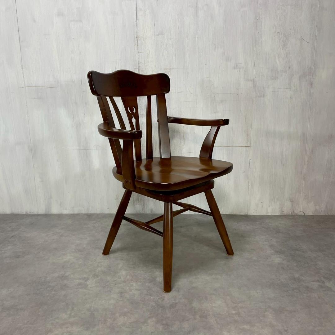 カリモク家具 回転式 アームチェア ダイニングチェア 無垢材 国産家具 A