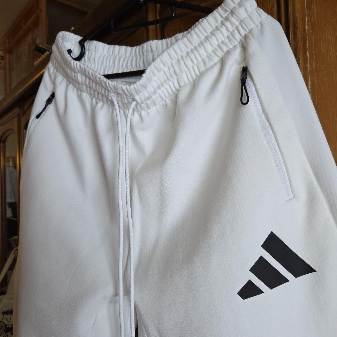 SALE♥️adidas　パーカーセットアップ Lサイズ　ホワイト/ブラック