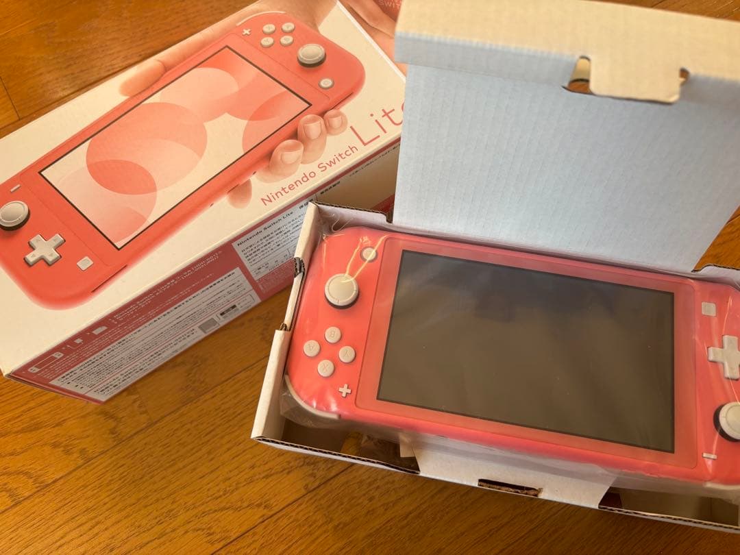 【ほぼ未使用】Nintendo Switch Lite コーラル