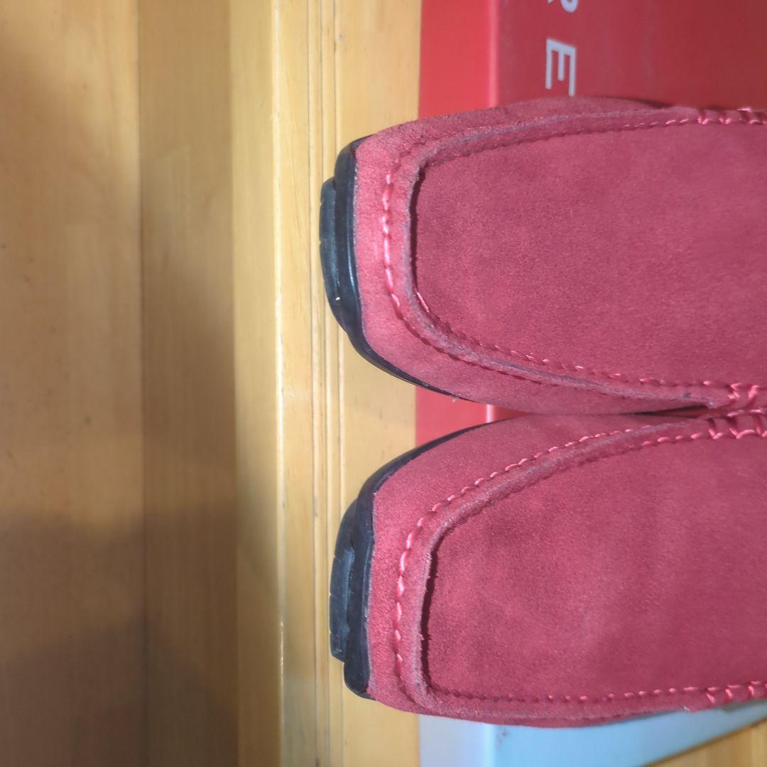 REGALのスエードドライビングシューズと同色のUCCELLOのベルト