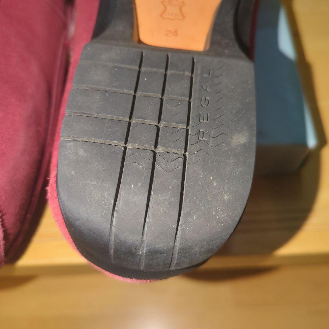 REGALのスエードドライビングシューズと同色のUCCELLOのベルト