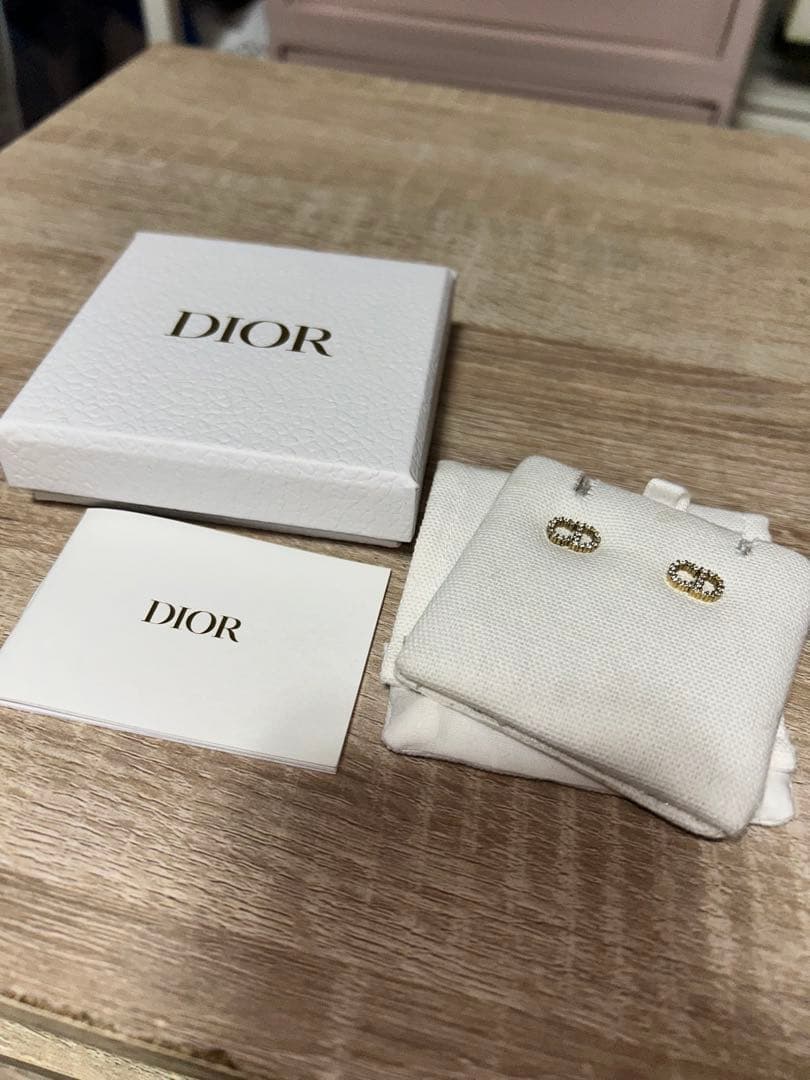 CHRISTIAN DIOR プチCDスタッドピアス