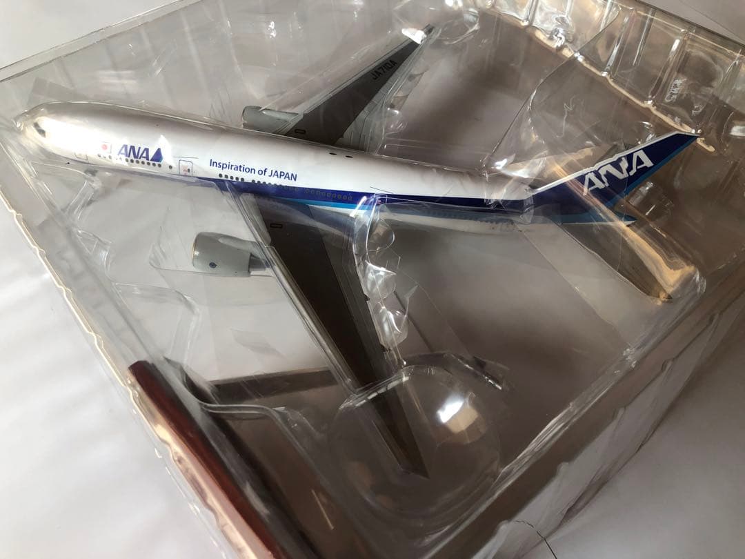 全日空商事　1/200 ANA B777-200ER
