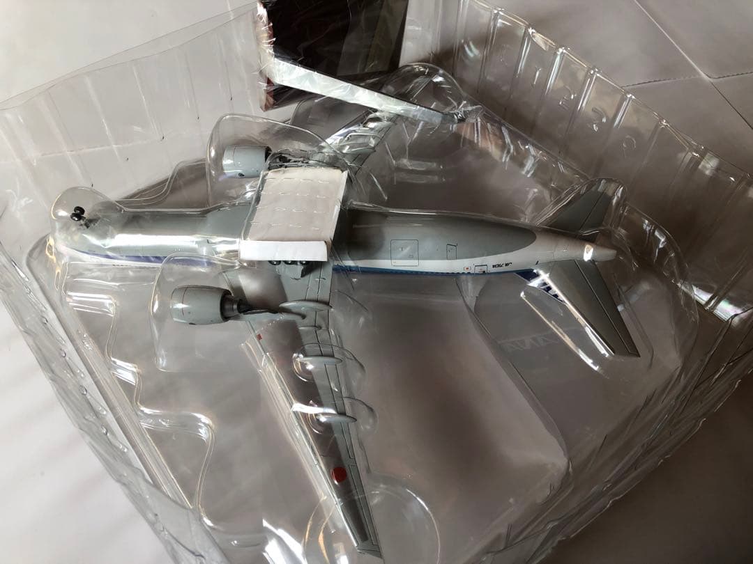 全日空商事　1/200 ANA B777-200ER