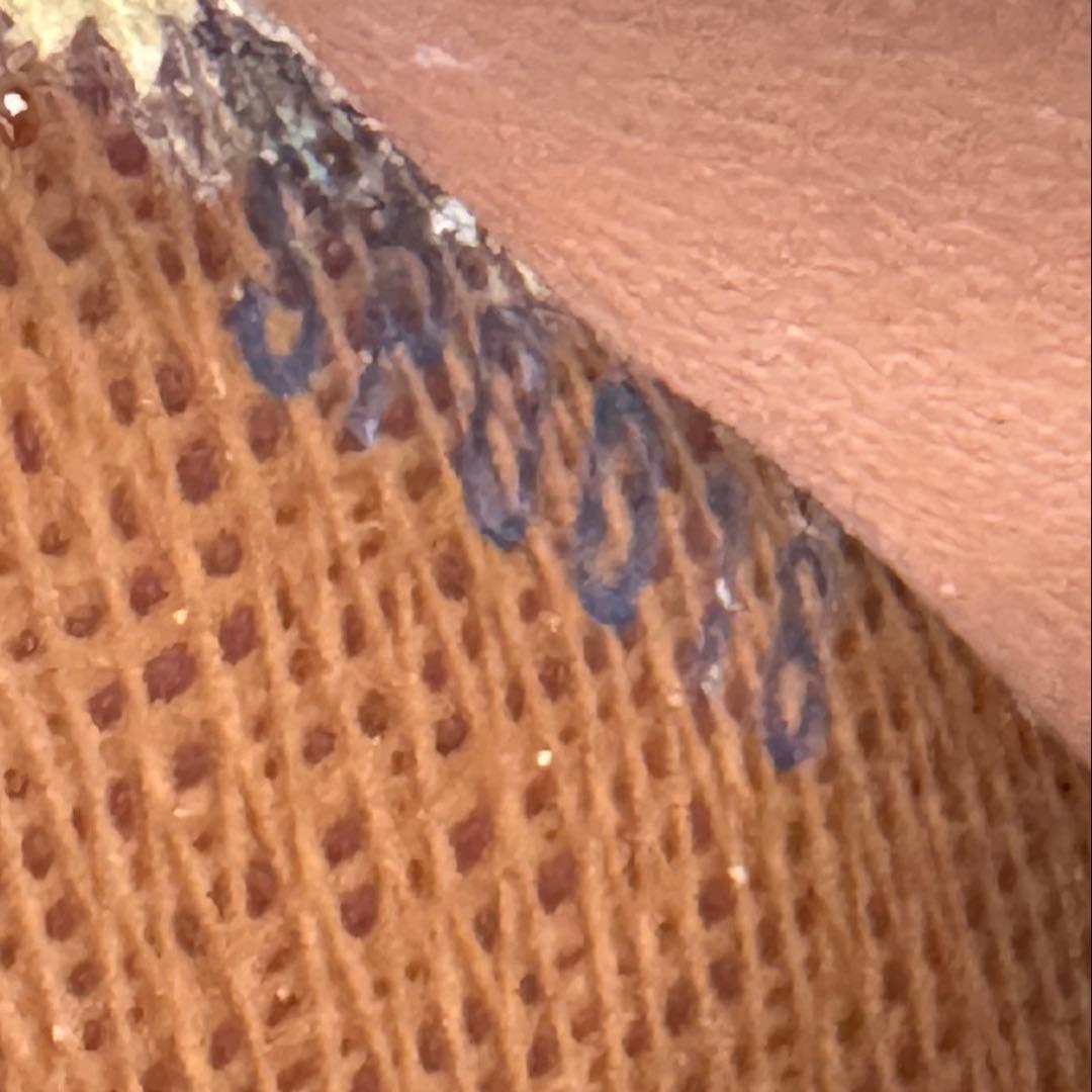 ⑧☆良品☆カード6枚タイプ♪サラ長財布