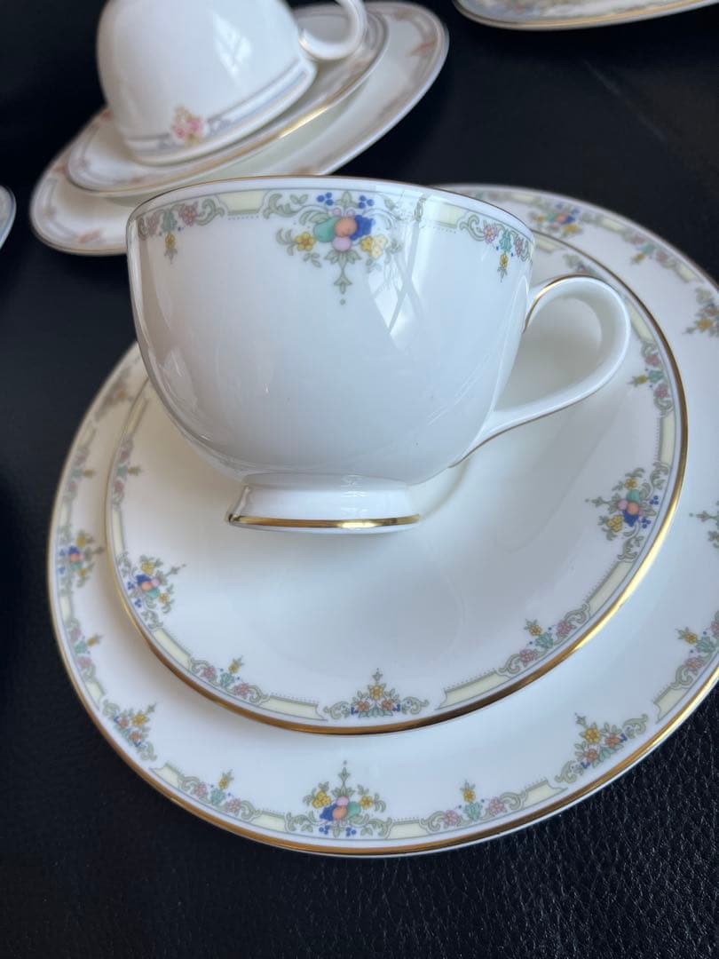 最終値下げ英国製ロイヤルドルトン 花柄違い 6セット 未使用品