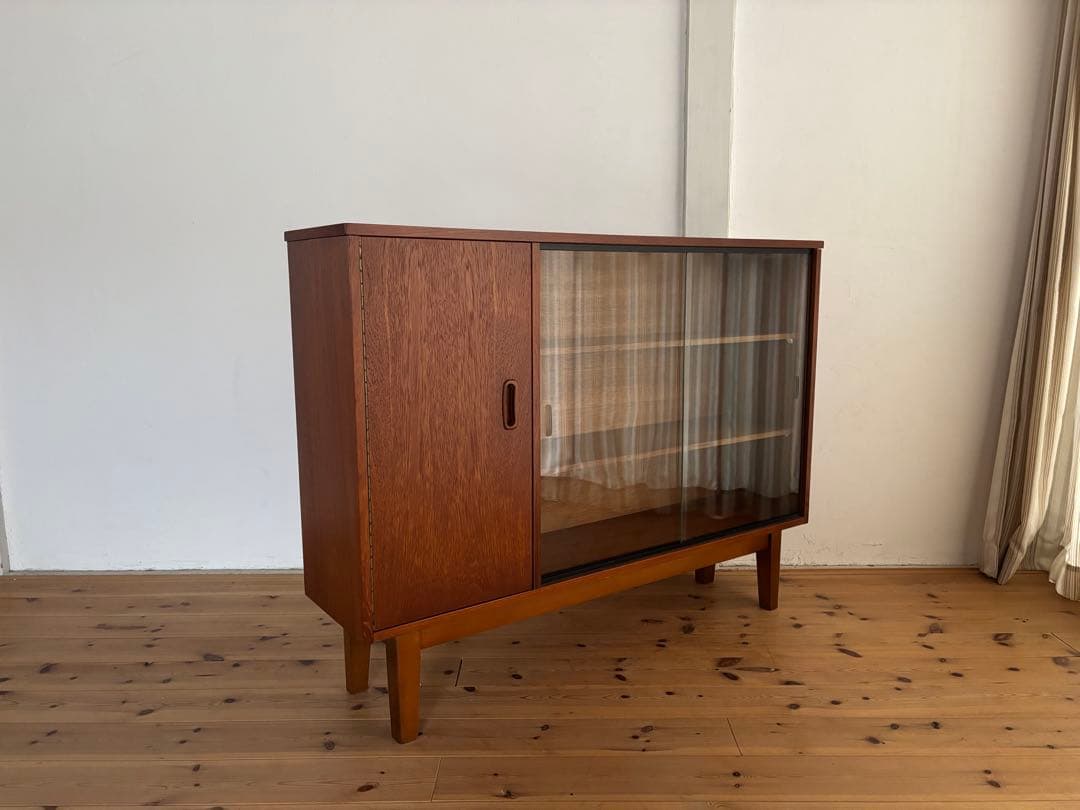 北欧ヴィンテージ　チーク　ガラスキャビネット