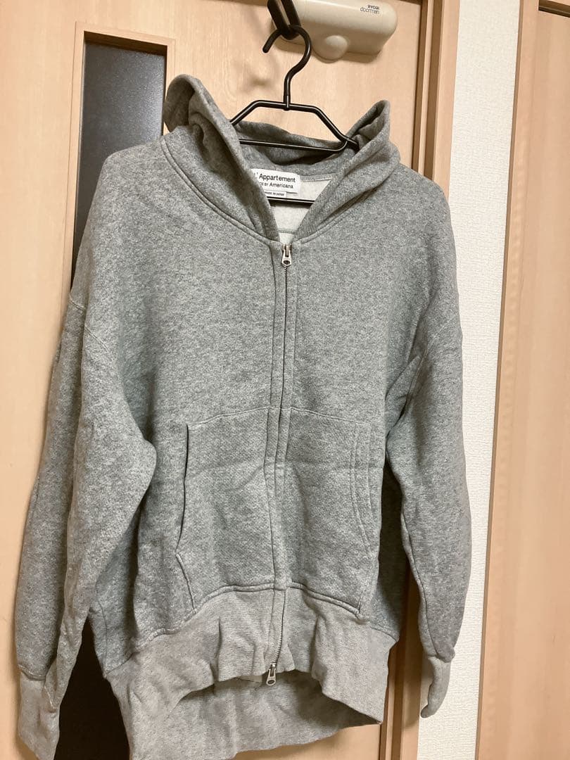 アパルトモンAMERICANA WIDE FULLZIP HOODIE