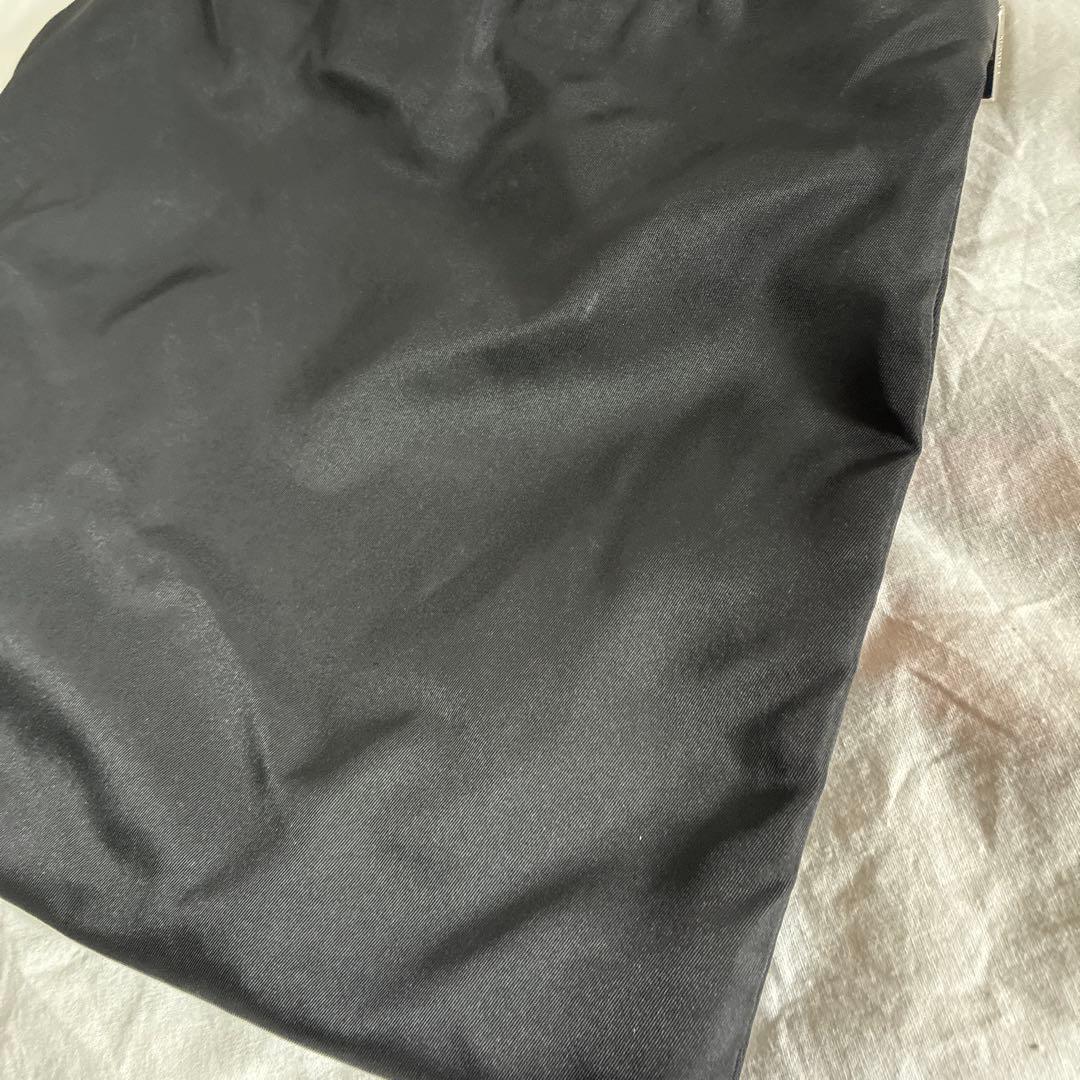 プラダ　ナイロンショルダーバッグ　ブラック