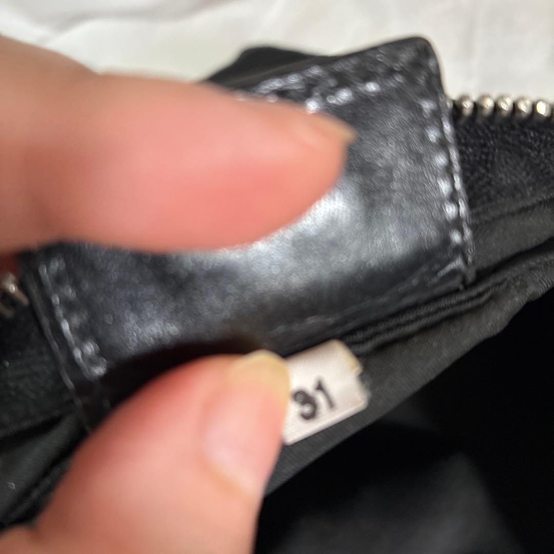 プラダ　ナイロンショルダーバッグ　ブラック