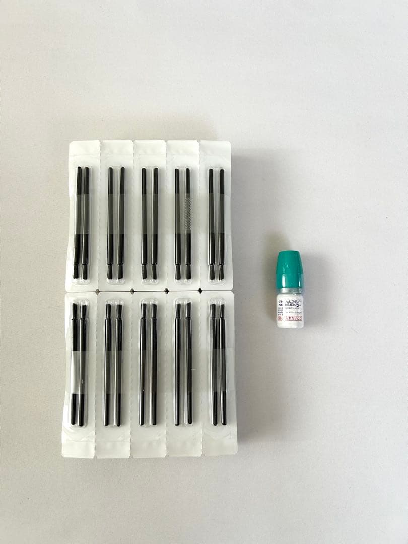 新品未使用　本体付き　GlashVista まつ毛美容液 0.03% 5mL