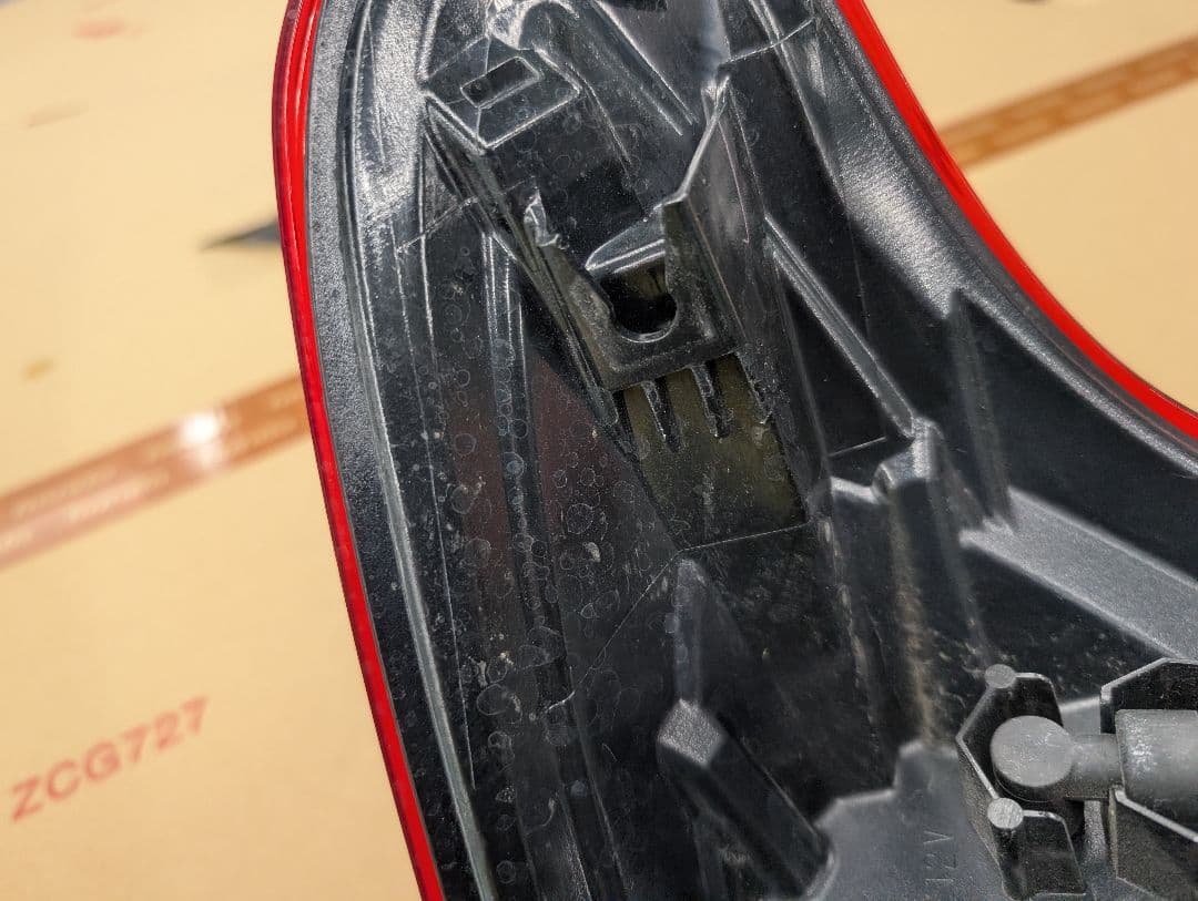 スイフト　スポーツ　テールランプ　左右