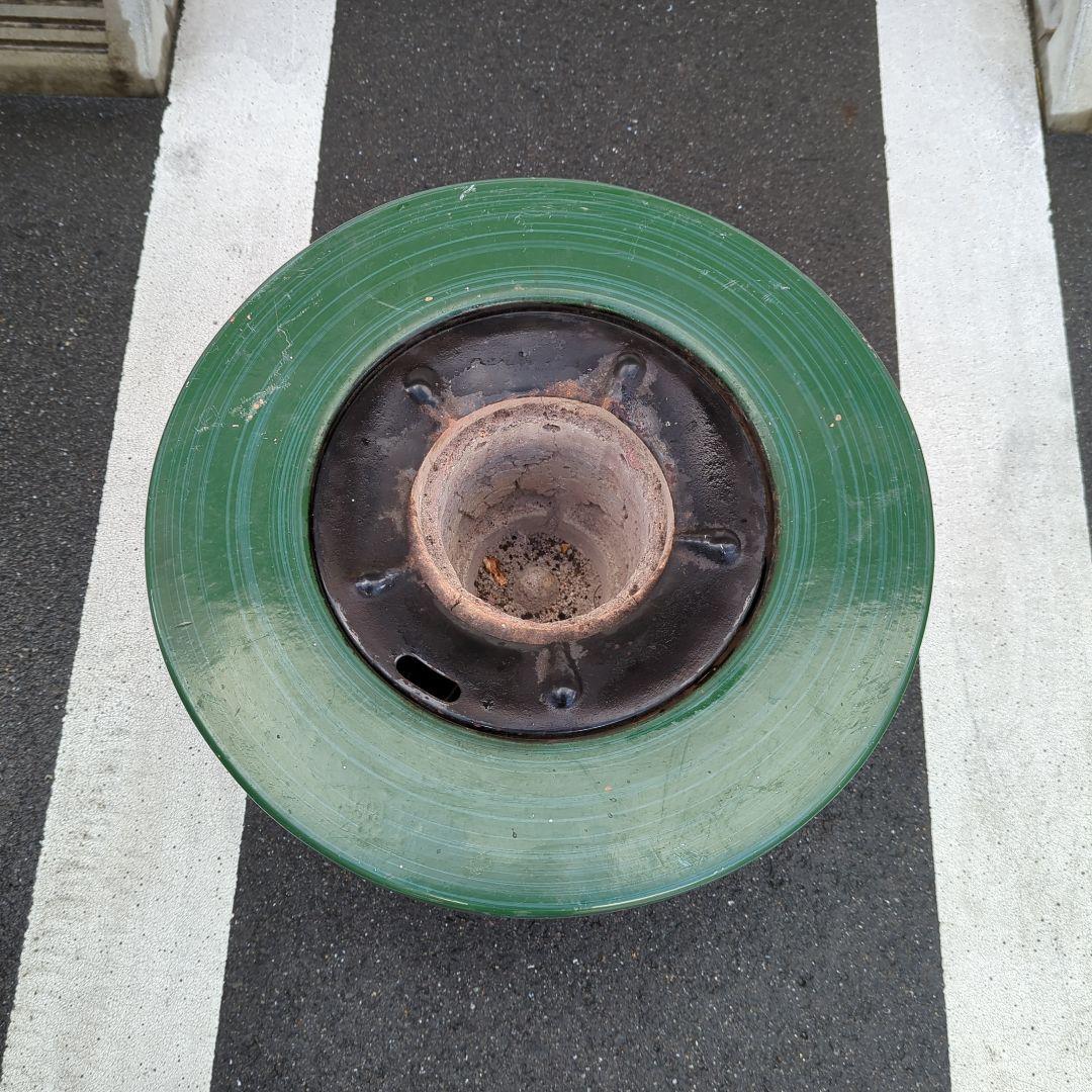 キンカ　レトロ火鉢　練炭火鉢余り出回らないこれからのシーズンに　希少　黒鉄の蓋付