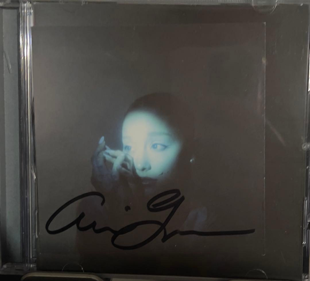 直筆サイン入り アリアナグランデ 「エターナル サンシャイン」デラックス版