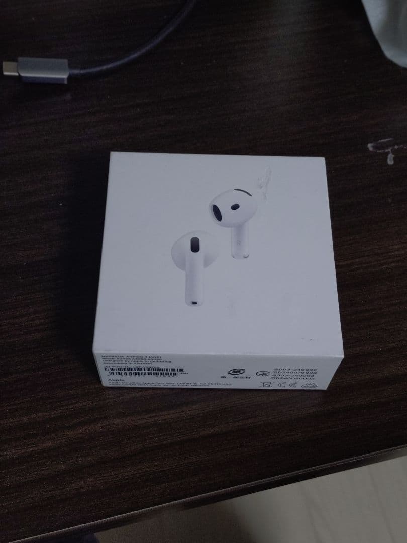 自*い様 AirPods 4 本体 アクティブノイズキャンセリング