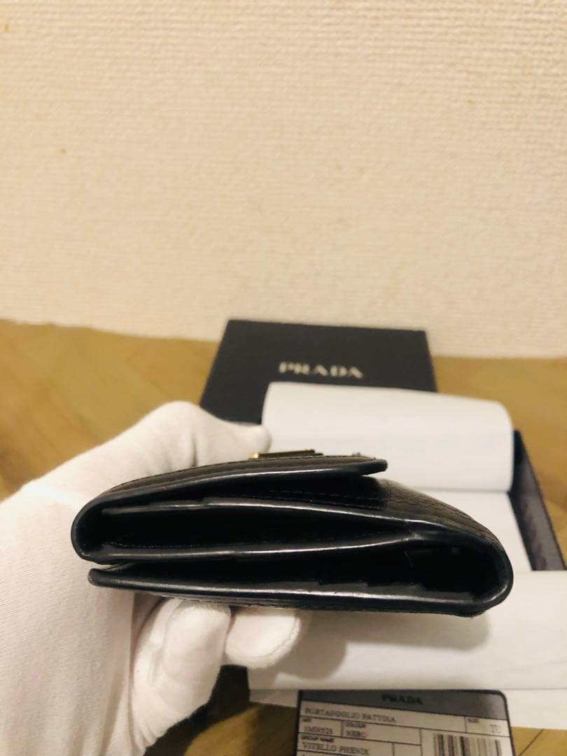 PRADA ブラックレザー 三つ折り財布