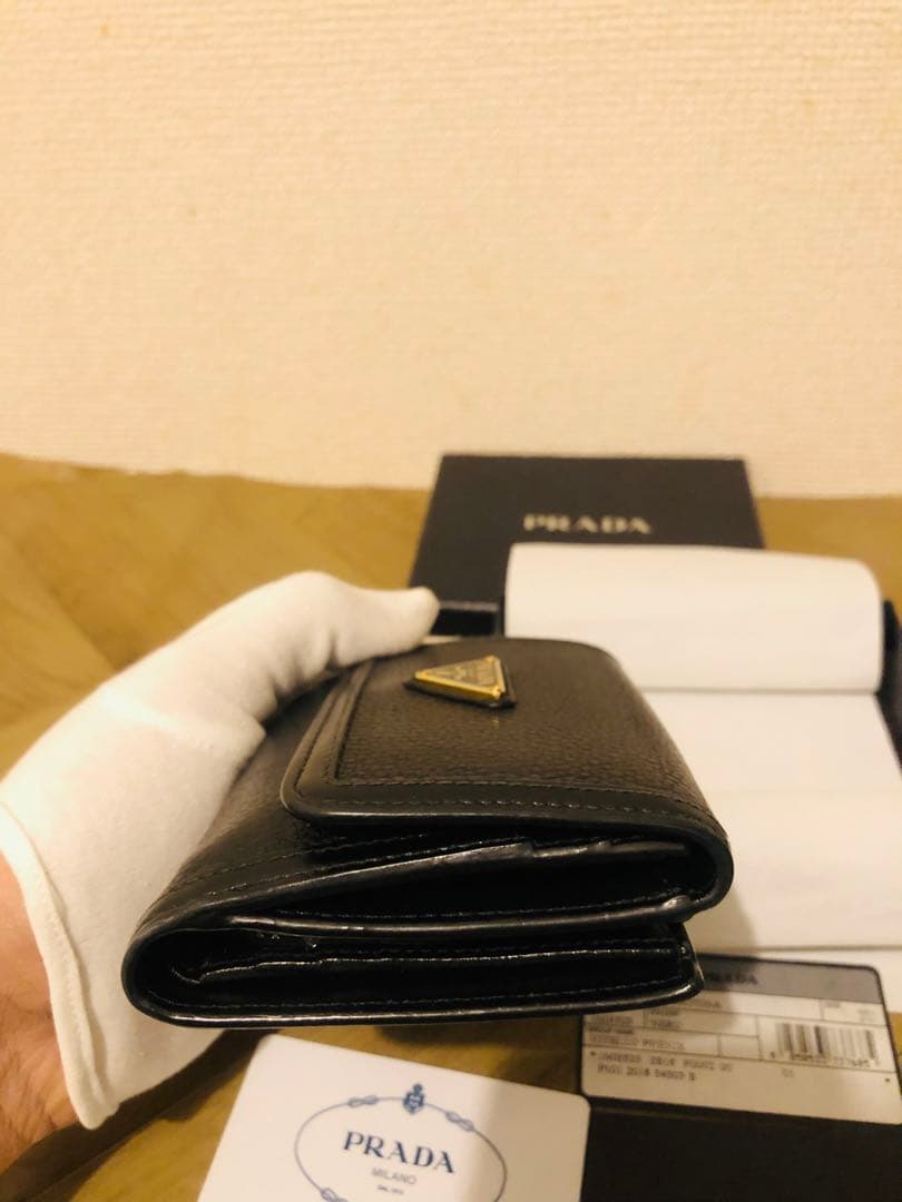 PRADA ブラックレザー 三つ折り財布