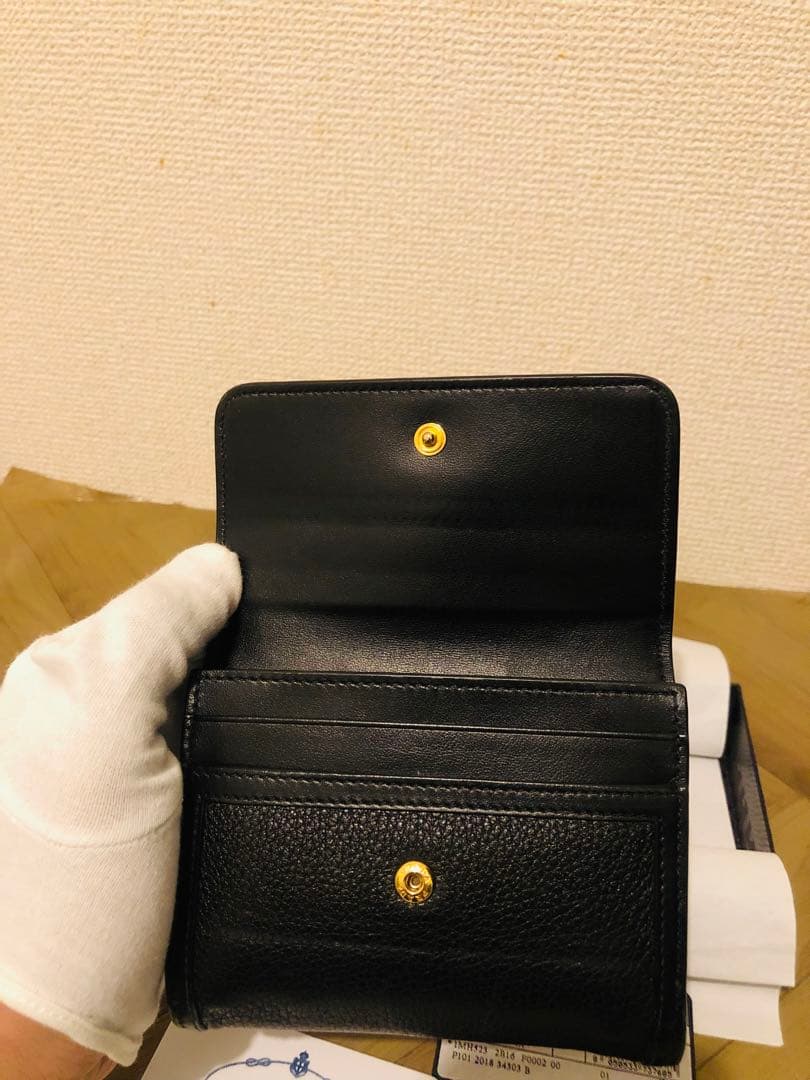 PRADA ブラックレザー 三つ折り財布