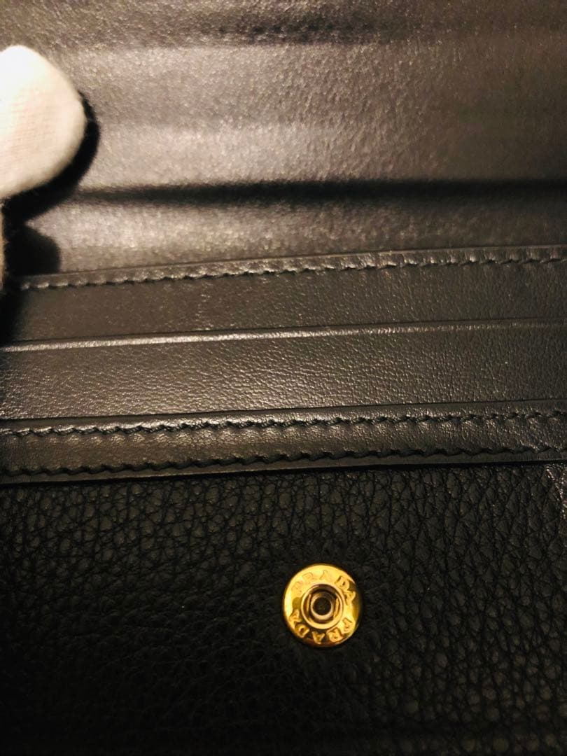 PRADA ブラックレザー 三つ折り財布