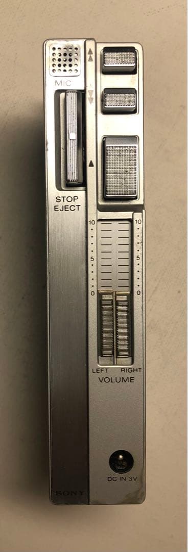 ジャンク品(通電)TPS-L2 ソニー初代カセットウォークマンJ