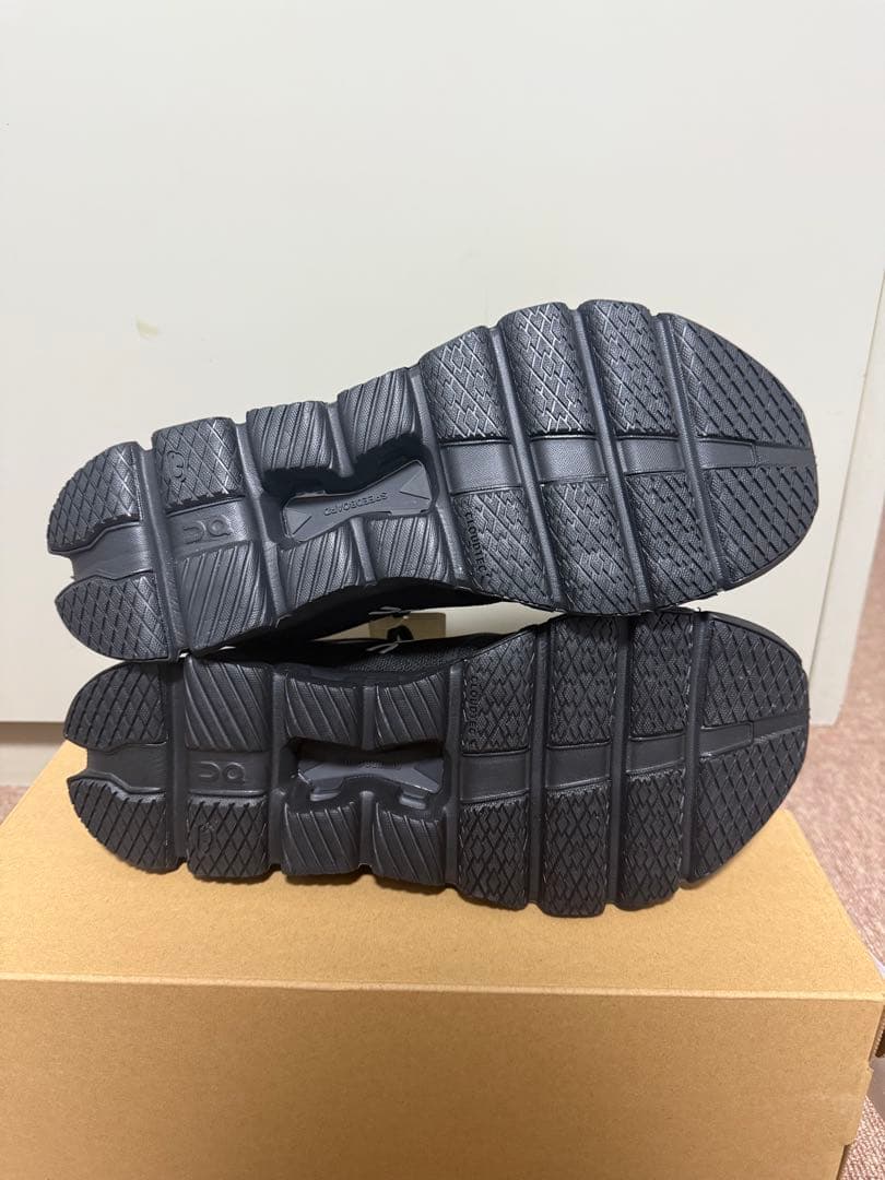 on ランニングシューズ