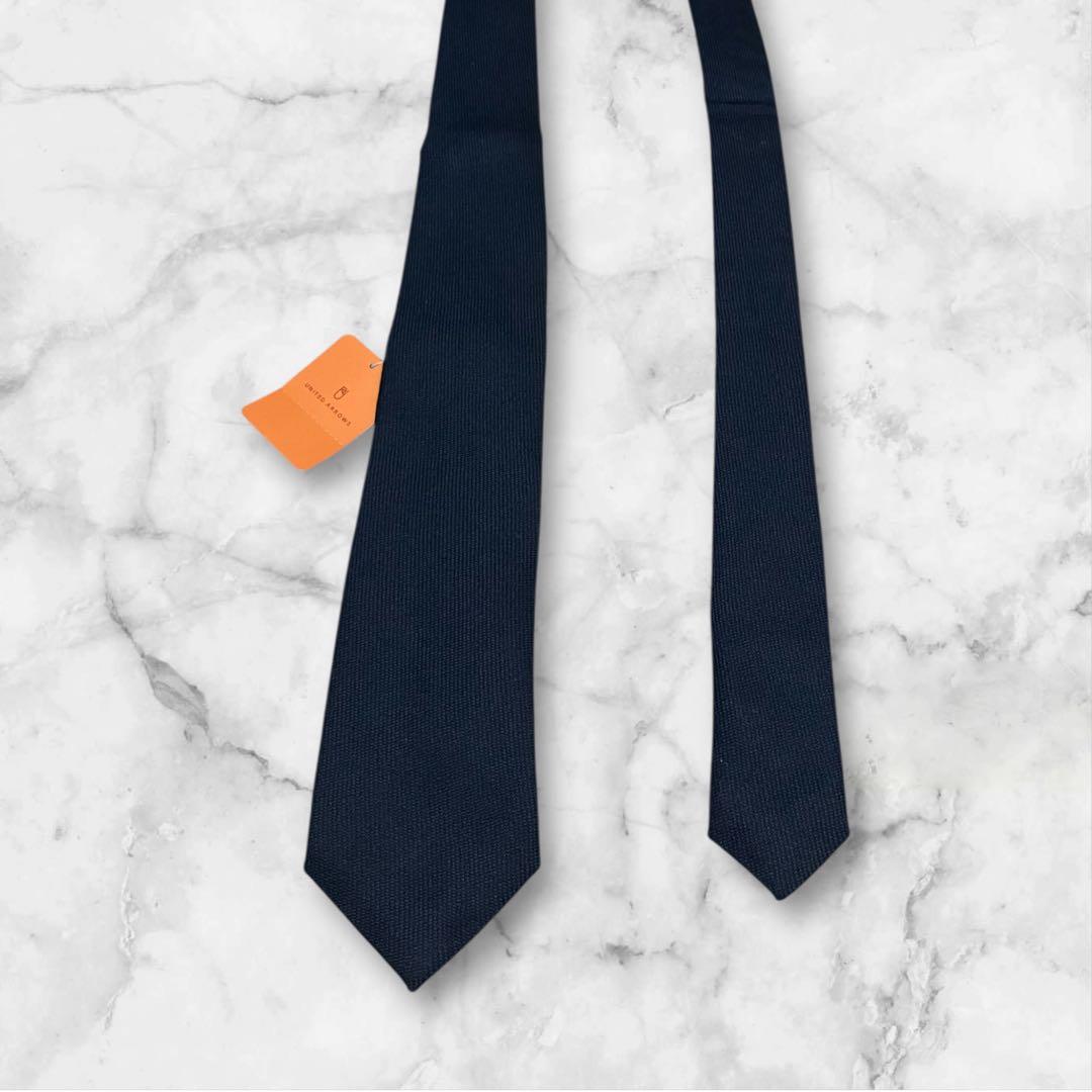 【未使用】fiorio フィオリオ　ネクタイ　ソリッド　紺　タグ付き