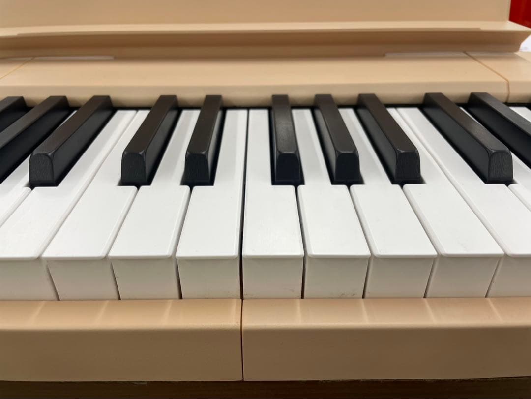 電子ピアノ　88鍵盤　充電タイプ　スリム軽量 オークベージュ