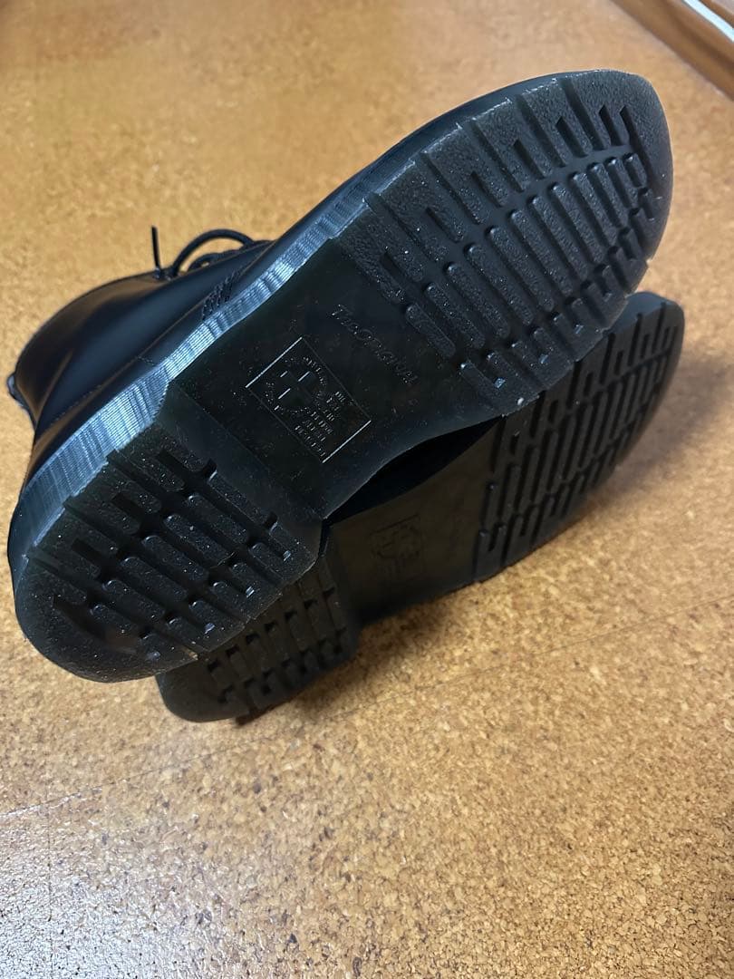 ドクターマーチン　8ホール　ホワイトステッチ